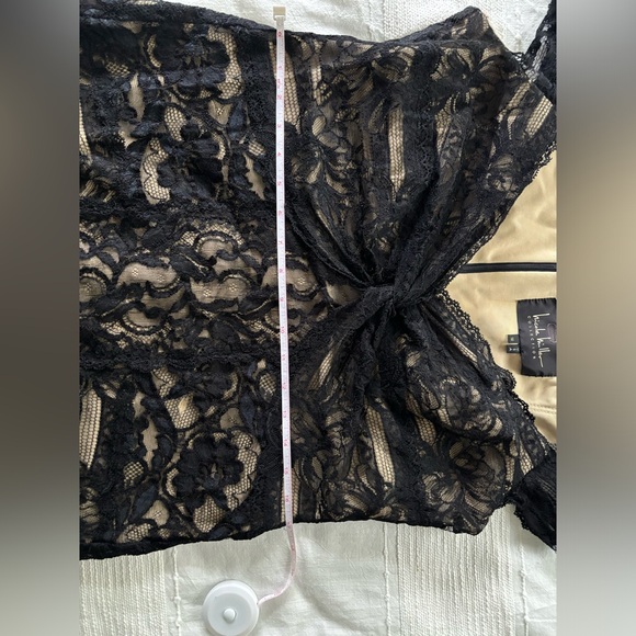 Nicole Miller Tempted By You Lace Gown in Black and Nude 16 - Picture 15 of 16